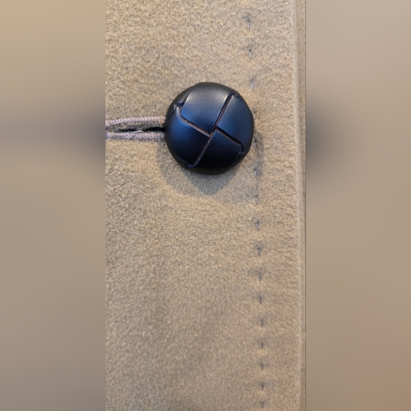 Babaton Double-Breasted Women's Coat - Picture 3 of 10